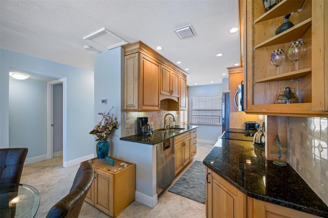 Oceanfront View Of Madeira Beach, Steps To The Beach - Madeira Norte Condo St. Pete Beach Exterior foto